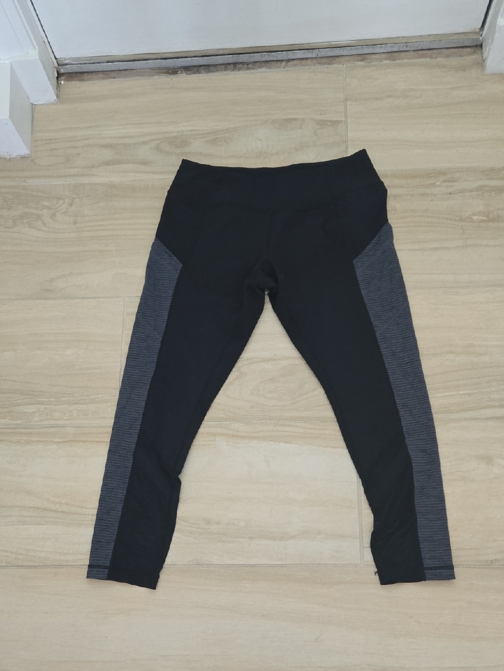 Zella Black Leggings with Gray Side Panels